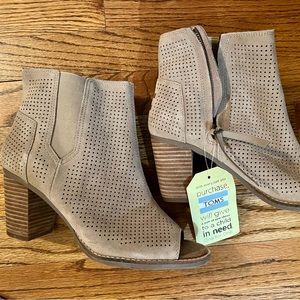 Toms NWT Majorca Peep Toe Ankle Heel